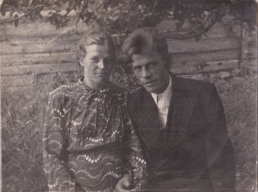 Тюленев Д.Г с женой Марией в молодые годы.