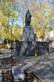 могила Героя на воинском захоронении №162 Коротояка