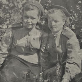 С боевой подругой. Июнь 1945 год. Польша. Город Шрода