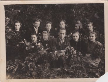 С  учителями скорее всего Дмитриевской школы 1951г