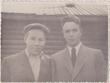 Сын Николай(справа)
