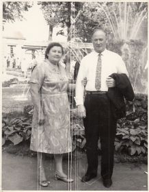 Пашков В. П. с женой, Алферовой (Пашковой) В. Ф.