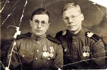 Ворсин Николай Павлович, с однополчанином. 1947 год
