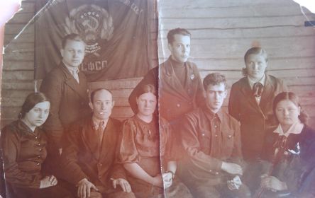Коллектив учителей Ключищенской неполной средней школы 20.02.1941
