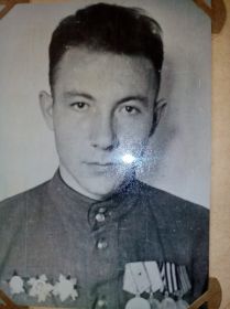 Молодой Евгений Анисимович