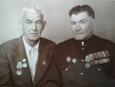 После войны, Иван Антонович слева