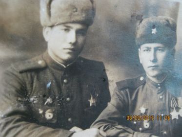 Девятов Иван Николаевич с другом. Фронт 1944г.