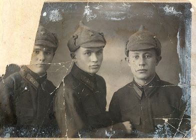 Николай Бабиков в военном училище с товарищами