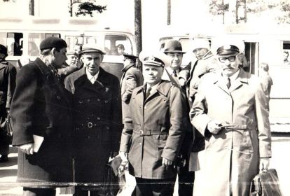 Встреча ветеранов. Слева направо: Львов Г.Г. боком, Вестеров Н.И, Суник А.Д., Богомазов П.М. с трубкой