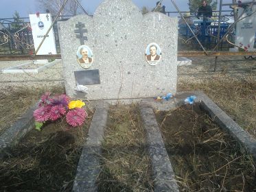 Могила моего деда и бабушки на Левобережном кладбище города Магнитогорска Челябинской области