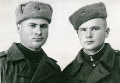 Власов Даниил Николаевич (справа) со своим боевым товарищем Михаилом Кансузян (1.11.1946г.)