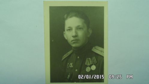 "На память гв.капитану ДЕМИДОВУ от л-таСИНЮТИНА. Германия 1945 год.