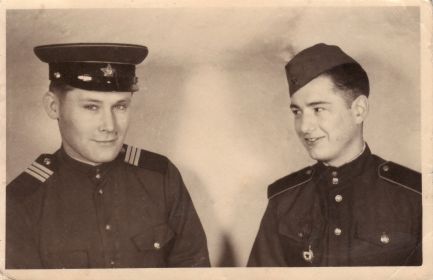 Служба 1948 Нойштрелиц Германия, с другом Мансуриным