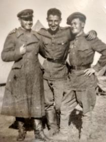 Боевые товарищи Сулько, Миксон, Савинков, 1945 г. после разгрома квантунской армии