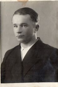 Старший сын Андрея Степановича - Петров Валентин Андреевич (1932г.р.)