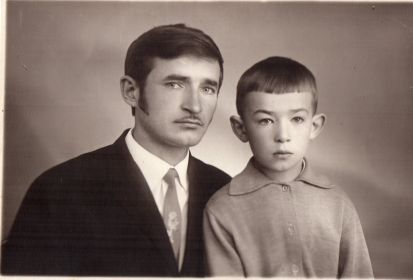 Сын Андрея Степановича - Петров Юрий Андреевич (1941г.р.) и внук Андрей, названный в честь деда.