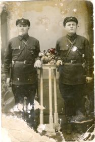Круглов Василий Владимирович(слева) с другом после финской.
