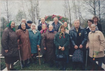 Ветераны войны и труда, дети войны (колхоз "Крейсер "Аврора"). 1-я слева - Крошкина (Кулагина) Екатерина Александровна, племянница Кулагина С.Ф.