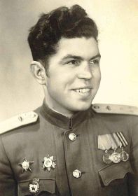 Колотушкин Владимир Алексеевич был нашим комполка в/ч 01256 Карачухур Азербайджан в 1966/67