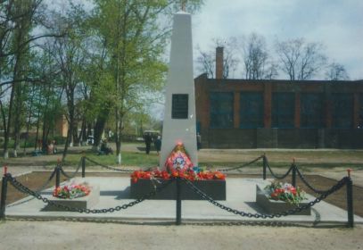 Братская могила в х. Красновка Каменского р-на Ростовской области, где похоронен Н.В.Рябинин
