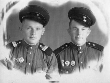 Павел Рыкалов на службе в армии (на фото-справа). 1957год. Забайкальский военный округ.