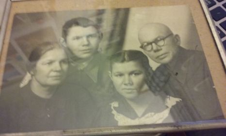 Семья, мама Пономарева Софья Георгиевна, отец Пономарев Иван Александрович, сестра Пономарева Надежда Ивановна
