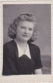 Фото подарено женой Валей в дни разлуки в 1952 году