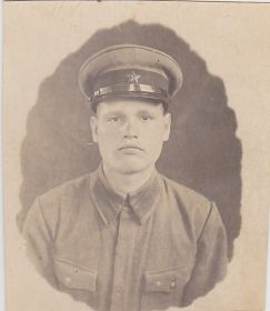 На долгую долгую память брату И.Могилкину от брата Ф.Могилкина . Фотографировался 10 мая 1940
