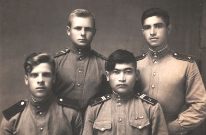 Василий Степанович Киселёв с тремя однополчанами