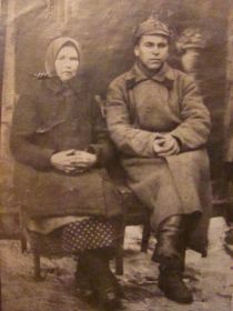 Кулагина (Раздвигалова) Марфа Павловна, мать Алексея Федоровича, и Кулагин Александр Федорович, брат Алексея