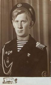 Внук Григория Павловича - Бессуднов Александр- во время службы в рядах Советской Армии. Его отец-Вениамин Бессуднов.