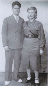 Соромотина Александра Алексеевна и Нужный Всеволод Васильевич, май 1945