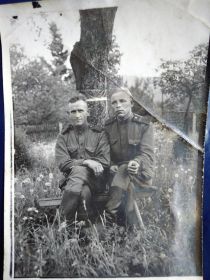 Петр Григорьевич (справа) со своим фронтовым другом Буланцевым Андреем Сергеевичем (слева)