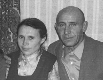 Дедушка Иван Петрович и бабушка Екатерина Тихоновна, 07 января 1978 год