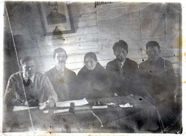 Ф.Полигус. Подрезенко А.Е.,директор школы,слева.