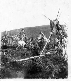 Так жили оленеводы -охотники на ф.Тычаны.1941 год.
