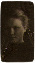 Сестра-школьница Тараканова Анна Яковлевна, в годы ВОВ 1941-1945гг