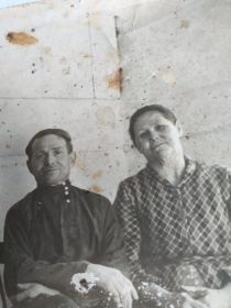Фирс Семенович с супругой, Ириной