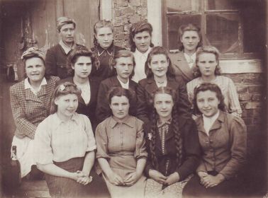 Сотрудники материально-технического отдела станции Вязьма, 1946 г.
