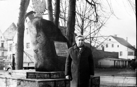 В Польше, в феврале 1989, на местах боёв