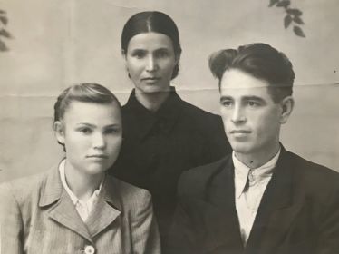 Дедушка Александр Степанович и Бабушка Александра Васильевна (Мурашко) Магдьяш. 1952 г., г.Сороки