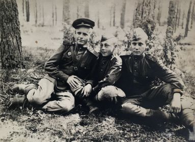 6.07.1943 г. Калинин (Мальцев, Новиков, Халин)