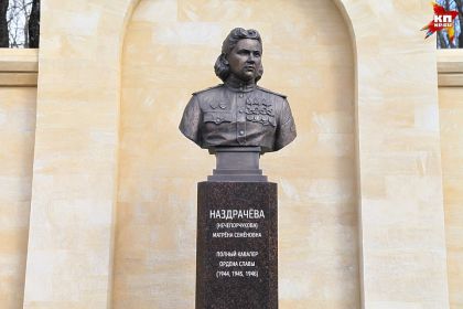 В городе Ставрополь у больницы им.Семашко установлен бюст Матрене Семеновне.
