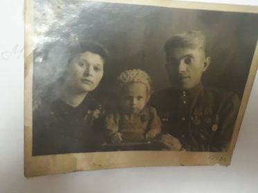 С женой Галиной Константиновной Гроза и дочерью Майей