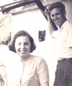 Николай Кривов со своей дочерью Надеждой 1962г