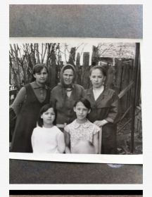 Бабушка и 4е дочки
