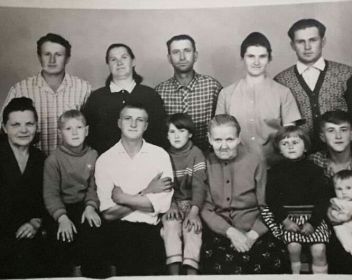 Большая семья Павловских