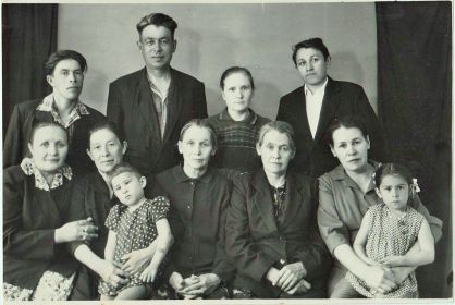 1963 год. Жена Мария Фёдоровна, сёстры Анисья, Зоя и Надежда