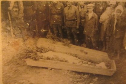 похороны Цветкова Б.М., 06.09.1942 д. Садки Сталинградской области