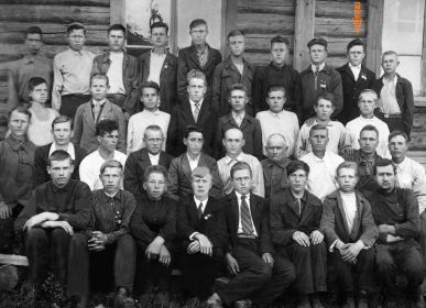 Фабрично-заводское училище (г. Можайск). Брат Семён (1929 г.р.) отм. стрелкой